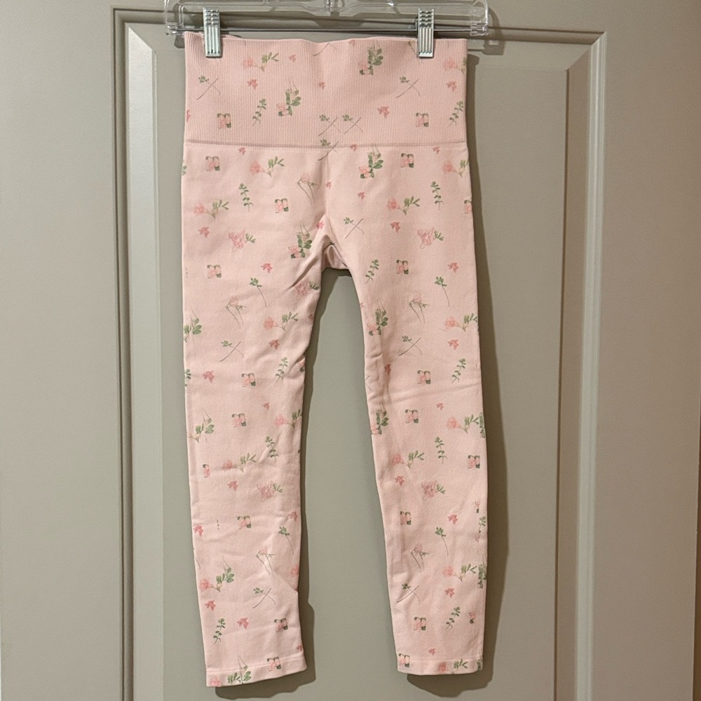 Tla by Morgan Stewart Light Pink Floral Cropped Leggings